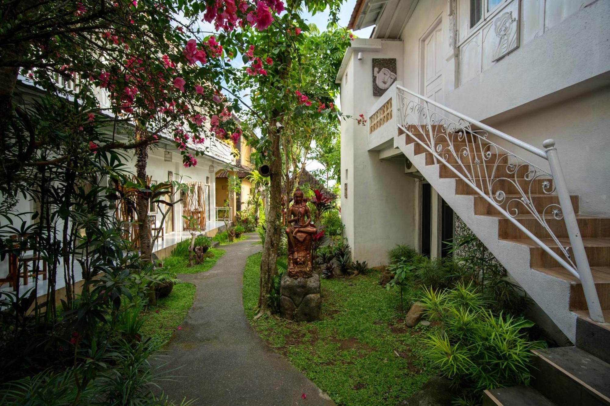 Kubu Sari Ubud Exteriör bild